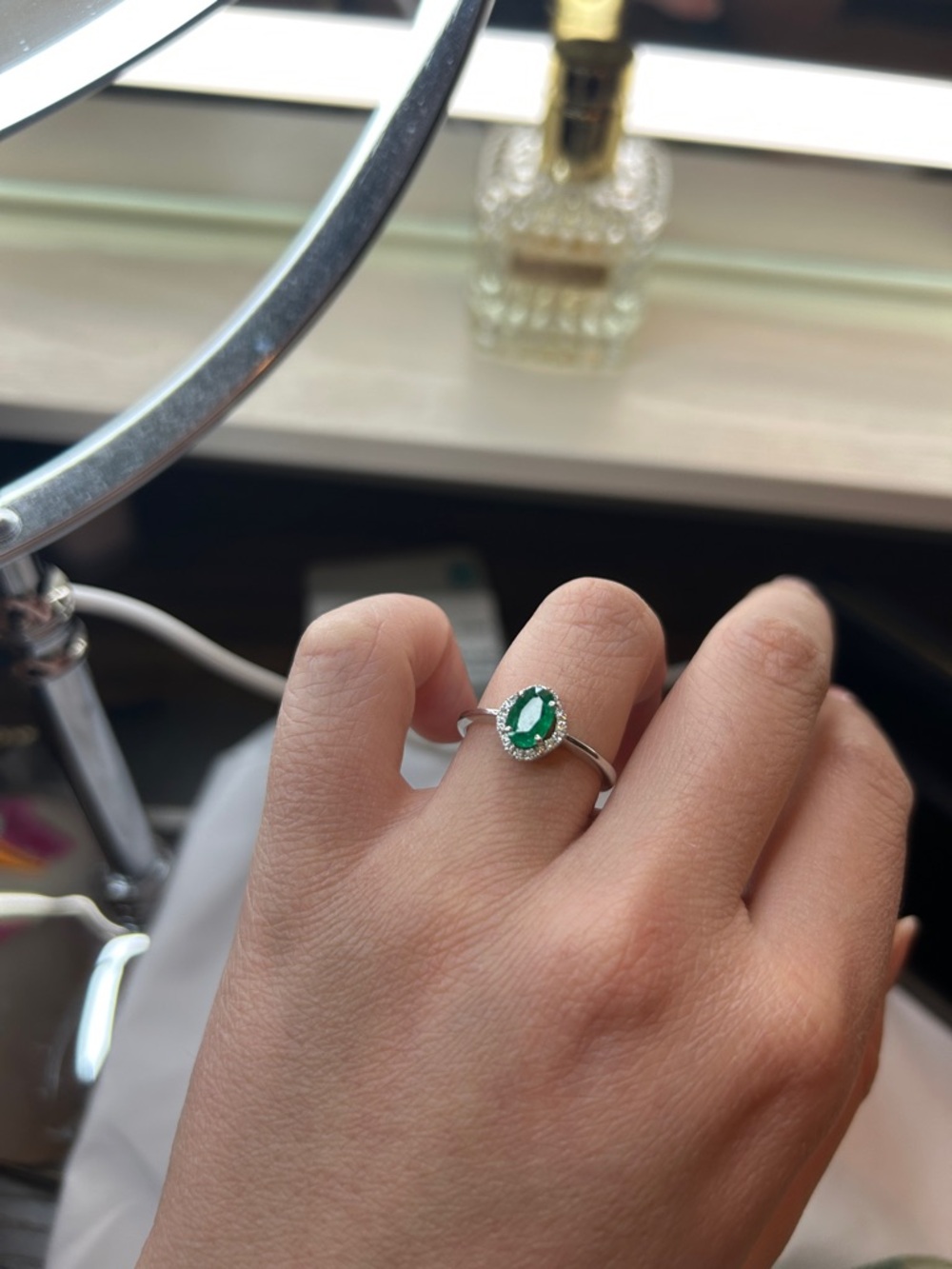 18k solid white gold Emerald ring